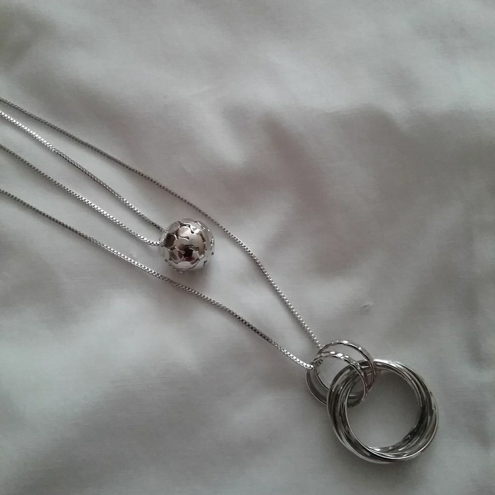 Betsey Johnson  Circle Hollow Ball Necklace NWT